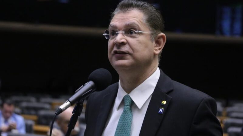 Motta vai colocar anistia em votação e relator vai ser de partido de centro, diz líder do PL