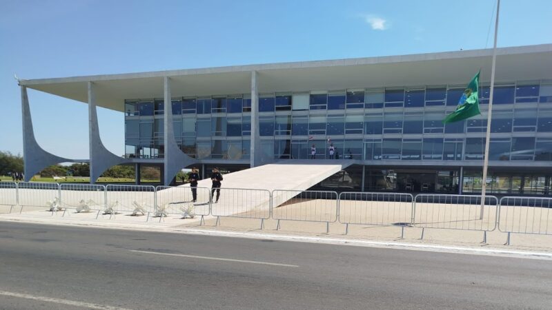 Às vésperas do julgamento de Bolsonaro, GSI reforça segurança no Palácio do Planalto
