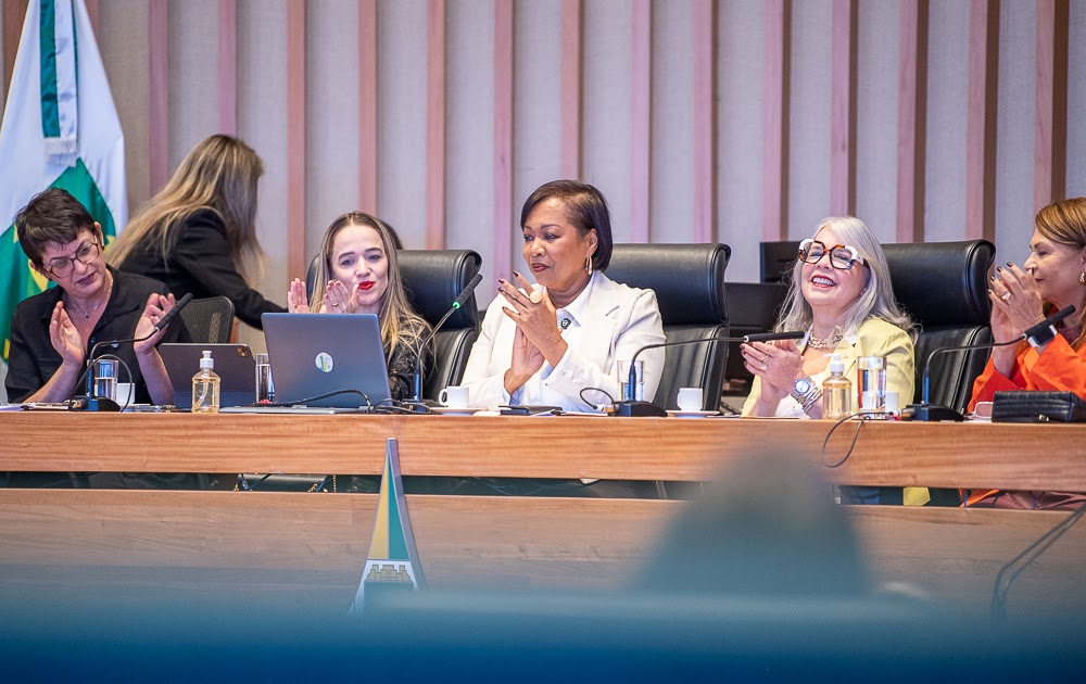 “Não basta ocupar espaços, precisamos transformá-los”, diz Doutora Jane em solenidade sobre liderança feminina