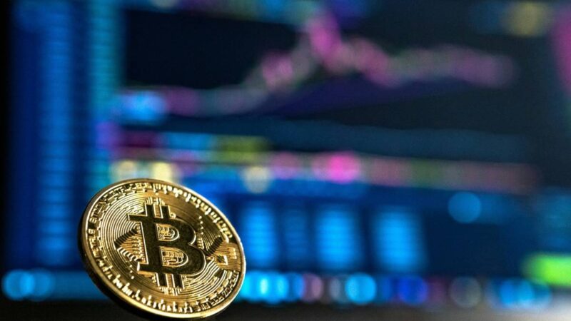 Bitcoin avança e ultrapassa US$ 115 mil pela 1ª vez desde agosto
