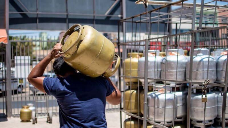 Preço do gás de cozinha vai aumentar no DF. Confira valor