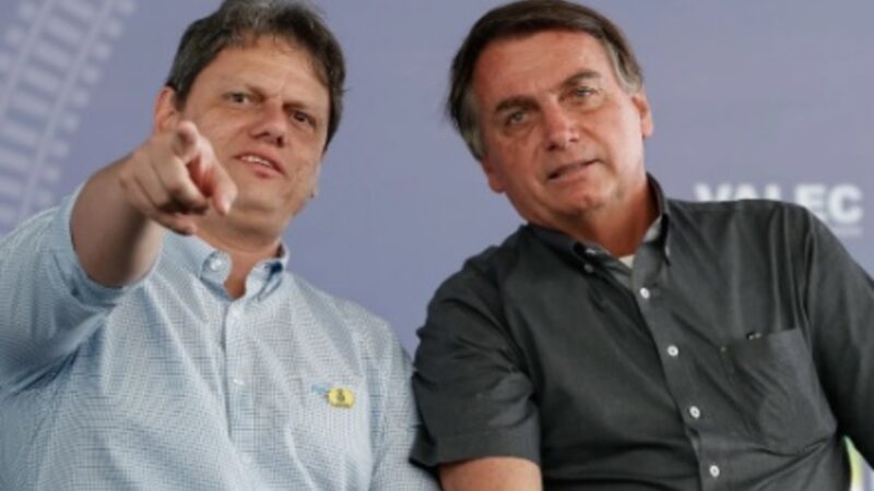 Tarcísio aguarda decisão do STF para visitar Bolsonaro nesta terça
