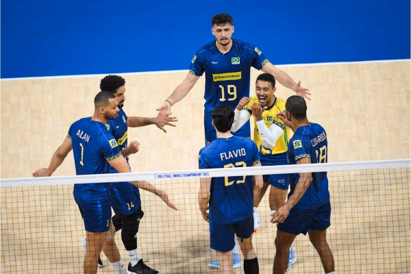 Brasil vence Tchéquia e vai às oitavas do Mundial de Vôlei Masculino