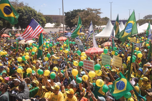Michelle diz que Bolsonaro está “humilhado” e juízes agem por “vingança”