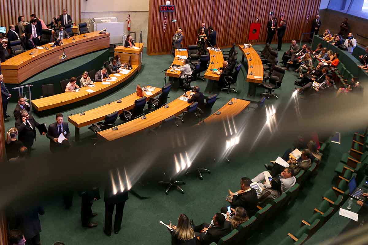 Proposta de cidadão honorário causa “climão” na Câmara Legislativa
