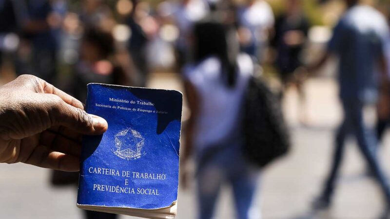 Desaceleração do mercado de trabalho deve ser lenta, dizem analistas