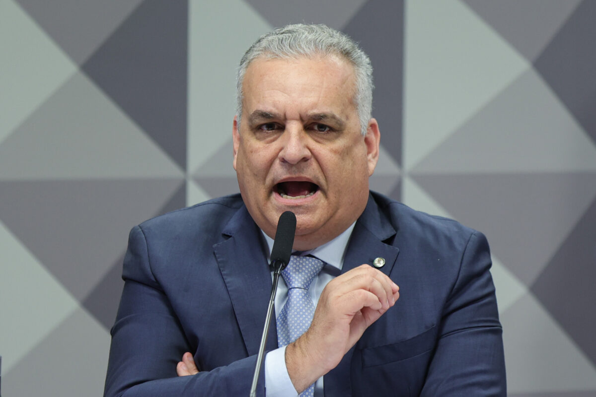 Diretora da CGU diz que INSS soube das fraudes em 2019, mas ignorou