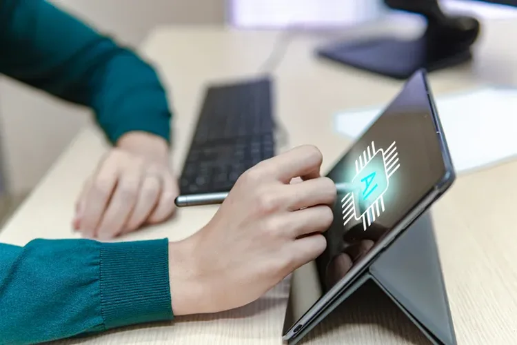 Este CEO usou inteligência artificial para crescer na carreira; isso é o que ele pode ensinar