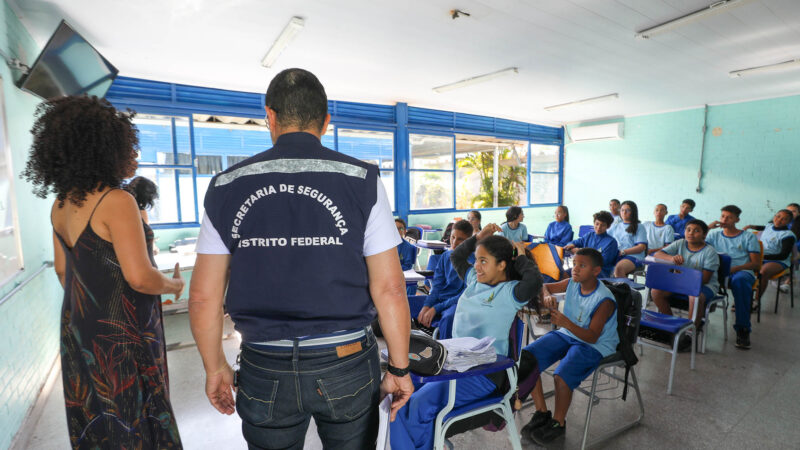 Escolas de gestão compartilhada cívico-militares alcançam mais de 98% de aprovação no DF