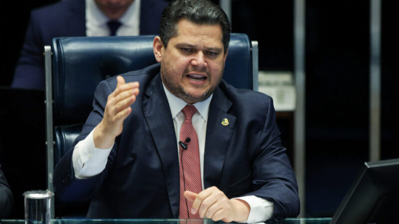 Alcolumbre cita o regimento e enterra a PEC da Blindagem no Senado