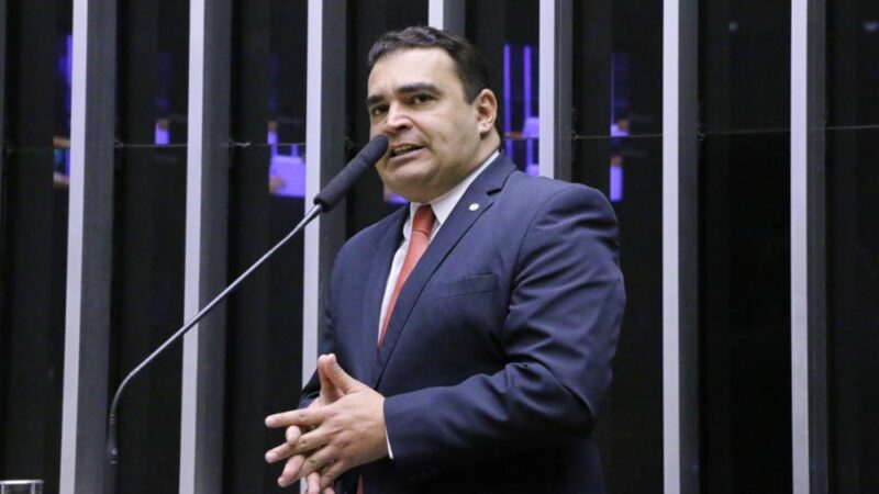 Câmara define relator de ação que pode cassar Eduardo Bolsonaro; vídeo