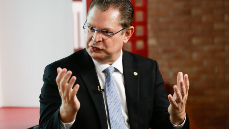 Líder do PL não aceita anistia sem Bolsonaro articulada por Alcolumbre