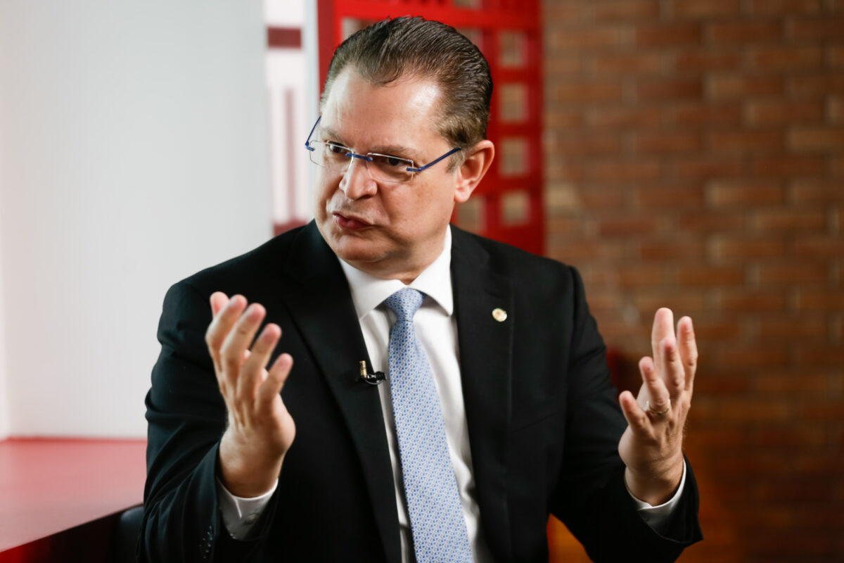 Líder do PL não aceita anistia sem Bolsonaro articulada por Alcolumbre