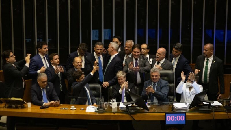 Com condenação de Bolsonaro, aumenta pressão no Congresso por anistia