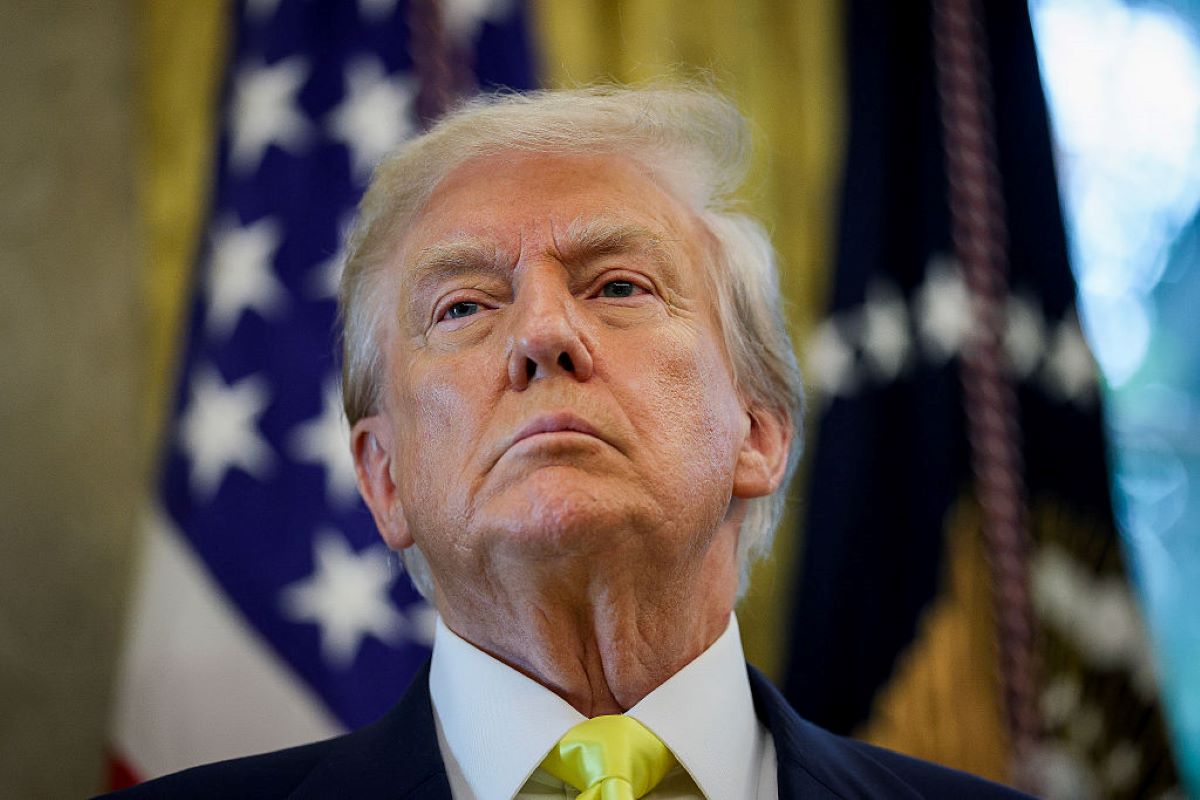 Tráfego postal entre EUA e países cai 80% após medida do Governo Trump