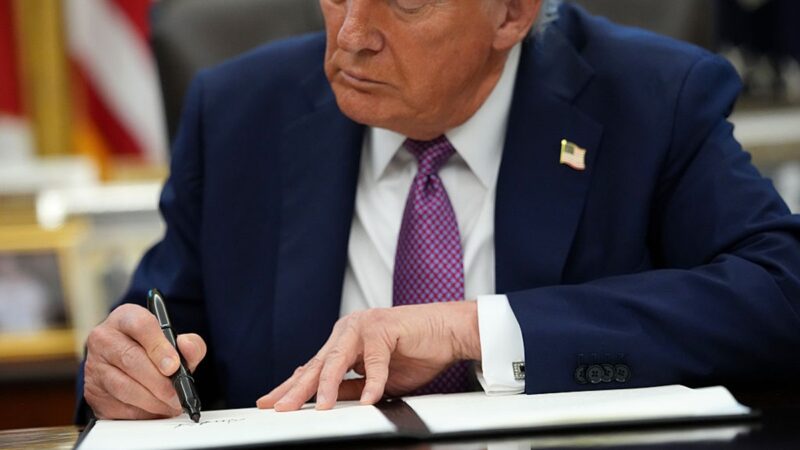 Trump muda nome do Departamento de Defesa para Departamento de Guerra