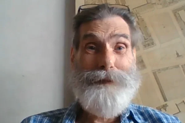 Ex-galã da Globo largou a TV e pede Pix por poesias para sobreviver