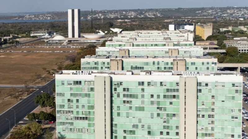 Maioria das emendas pagas por Lula em 2025 foi de anos anteriores