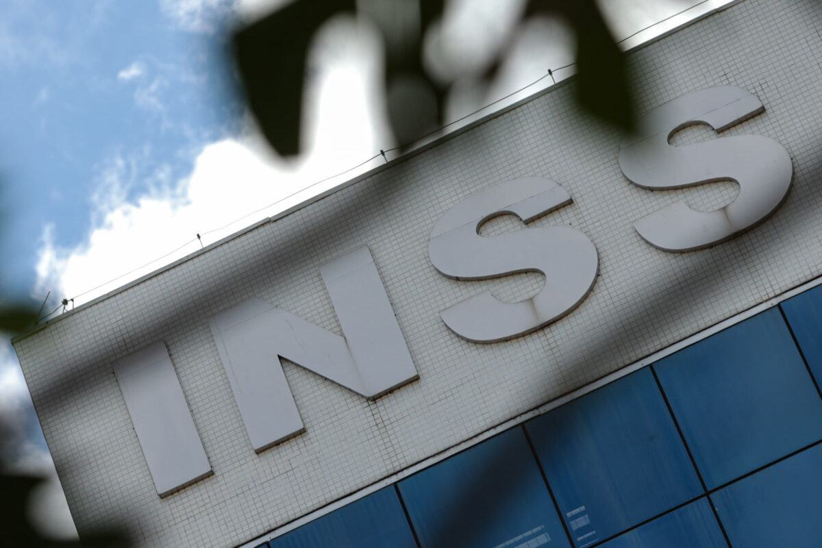INSS recebeu pelo menos 4 avisos de descontos indevidos desde 2018