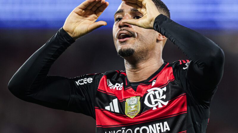 Com vantagem, Flamengo entra em campo de olho na semi da Libertadores
