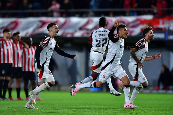 Flamengo se classifica nos pênaltis e vai às semis da Libertadores