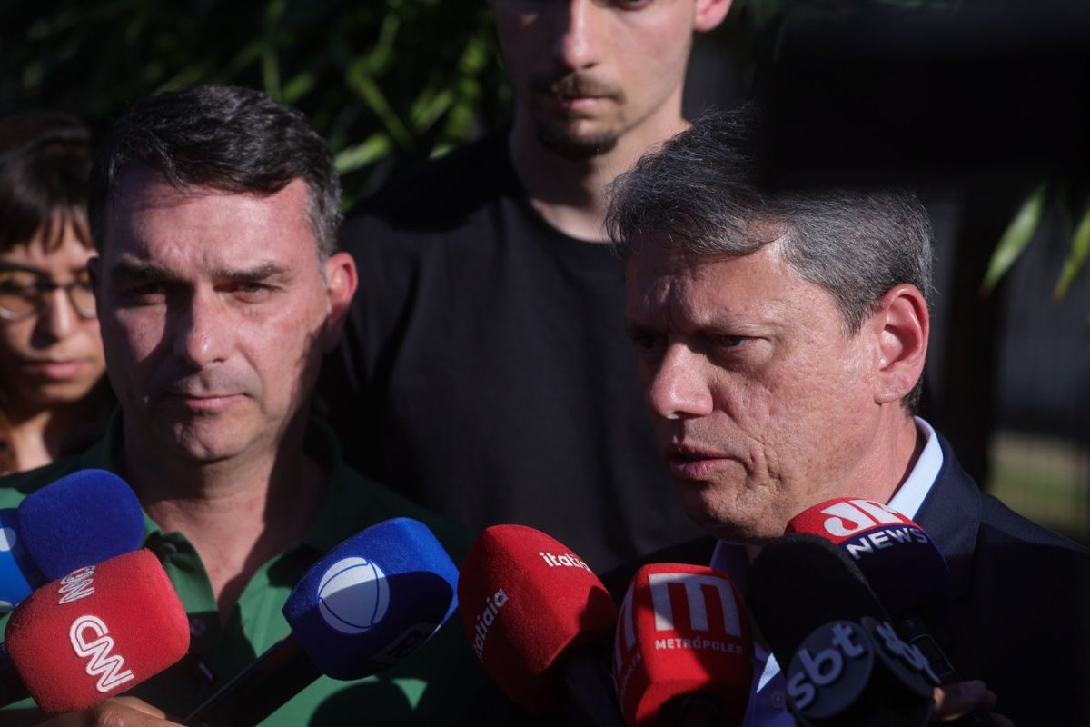 Bolsonaro “apadrinha” Tarcísio, mas condiciona apoio à anistia
