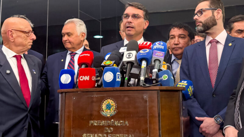 Oposição chama julgamento de Bolsonaro de “barbaridade” e pede CPI