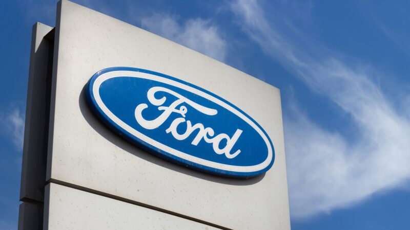Com vendas fracas de elétricos, Ford deve cortar mais de mil empregos