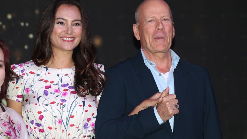 Esposa de Bruce Willis revela que o ator não se comunica mais