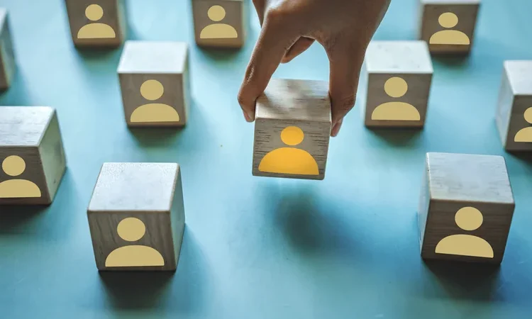 Quais são as principais características de um trabalho?