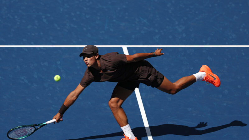 Guto Miguel é eliminado por búlgaro na semifinal do US Open Junior