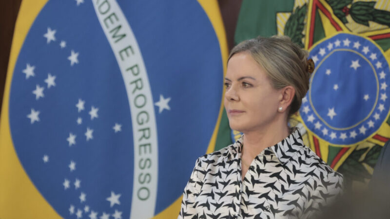 Gleisi reúne ministros para acelerar pautas do governo e travar anistia