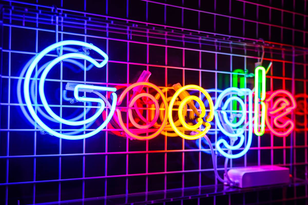 Dona do Google incluirá multa bilionária da UE em balanço. Ação cai