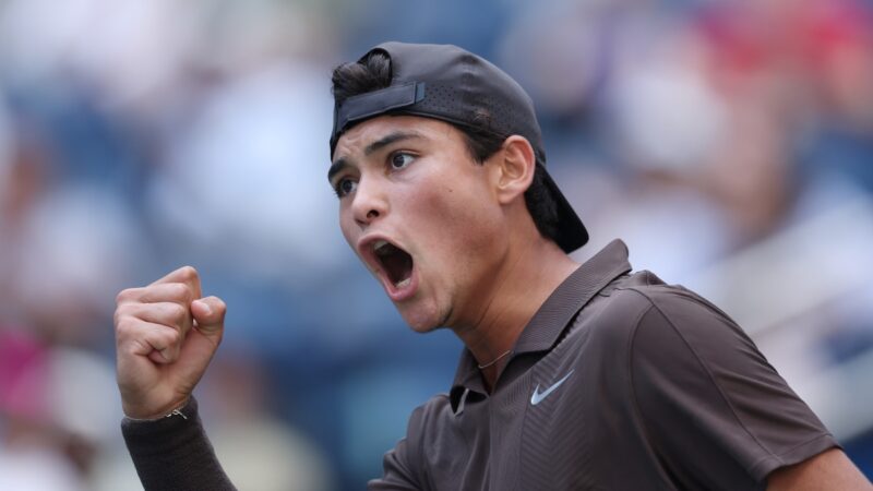 Guto Miguel vence britânico e garante vaga na semifinal do US Open Jr.