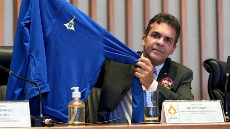 Programa Cartão Uniforme Escolar: lei é aprovada com emendas do deputado Ricardo Vale