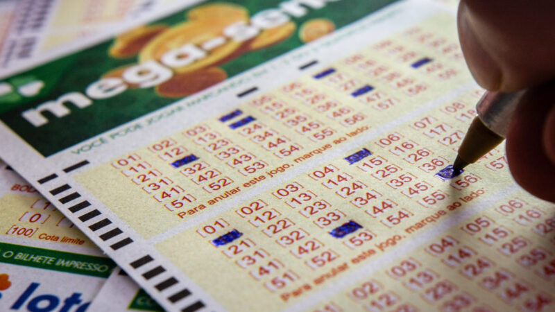 Loterias: Mega-Sena sorteia R$ 4,2 milhões neste sábado. Confira