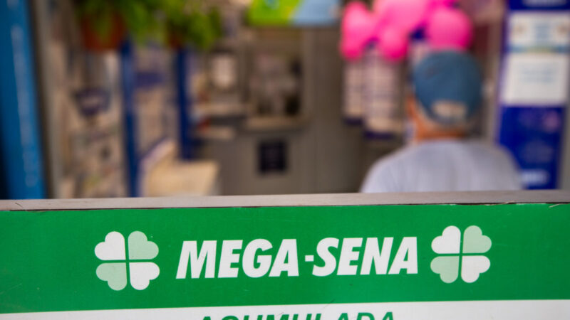 Mega-Sena acumula e prêmio vai a R$ 33 milhões. Confira os números