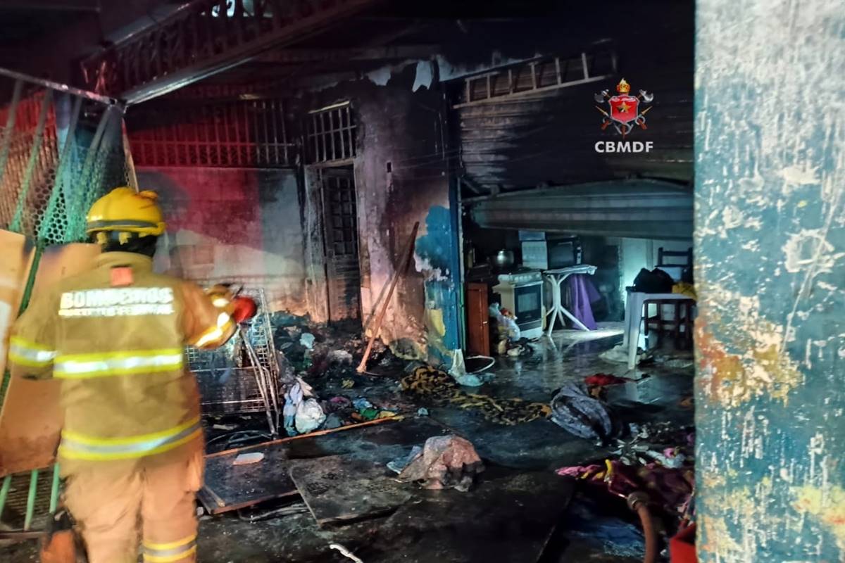 Criança e bebê ficam são socorridas após residência pegar fogo