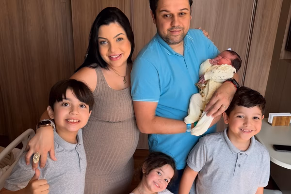 Influenciadora consegue mudar nome da filha após arrependimento