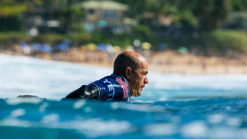 Lenda do surfe revela conviver com problema de saúde há anos; entenda
