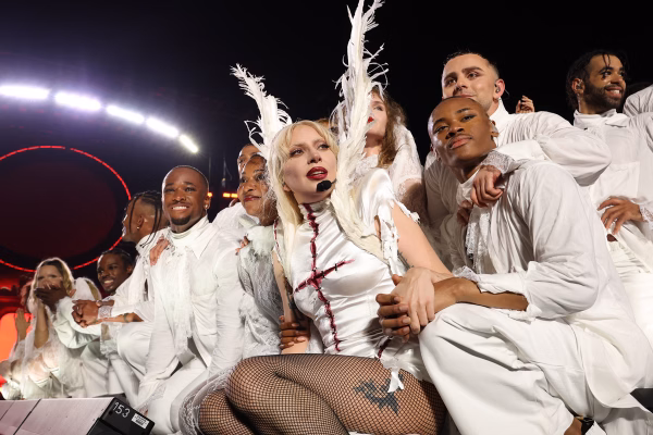 Entenda por que Lady Gaga cancelou show em cima da hora