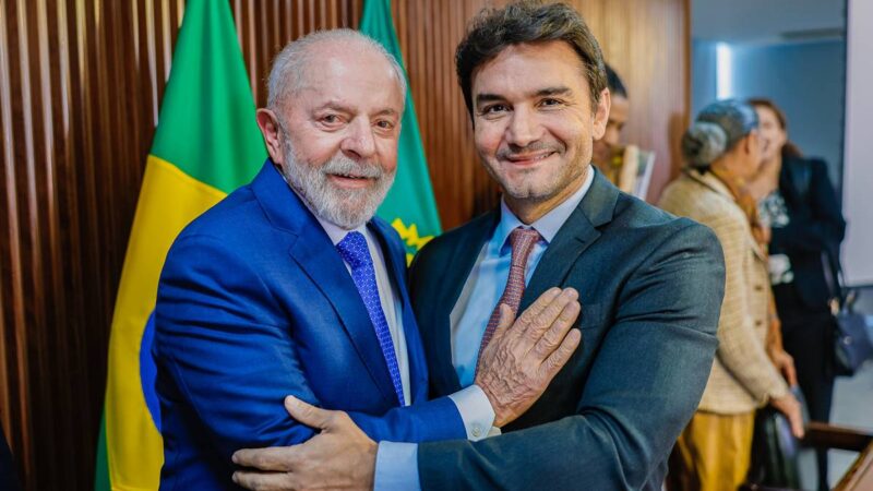 Após União deixar governo, Lula chama ministro para conversar