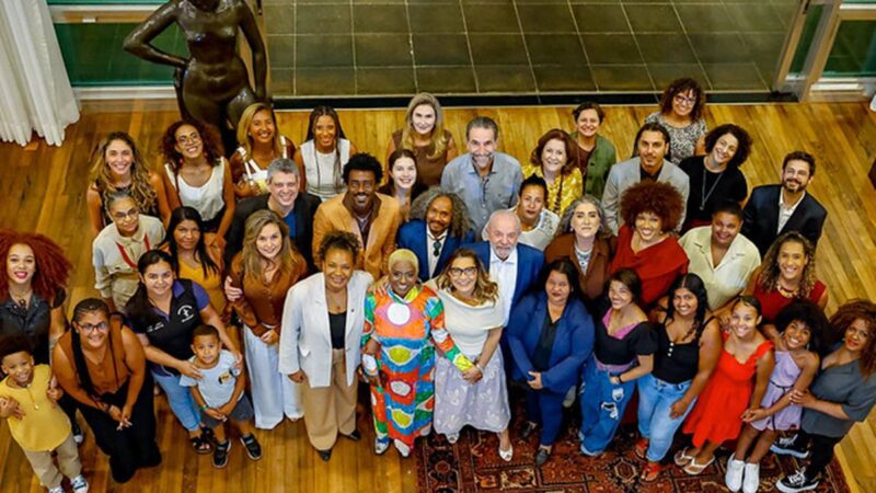 Lula recebe Seu Jorge e elenco de “A Melhor Mãe do Mundo” no Alvorada