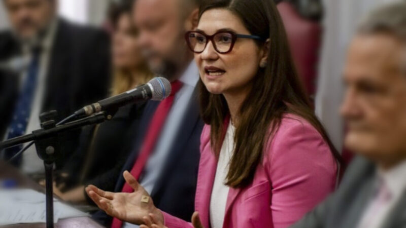 Universidade se pronuncia sobre cusparada em filha de ministro do STF