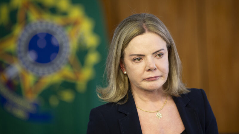 Gleisi Hoffmann se manifesta e apoia prisão preventiva de Ciro Gomes