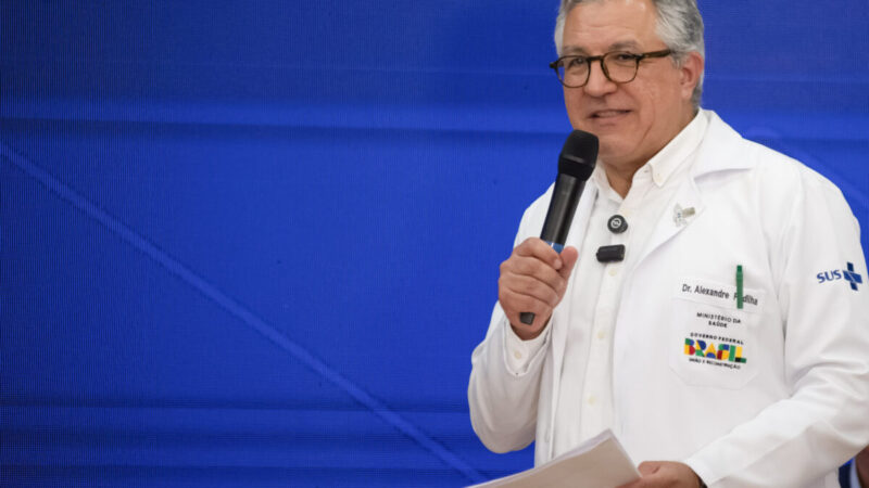 Padilha recebe visto dos EUA para acompanhar Lula na ONU