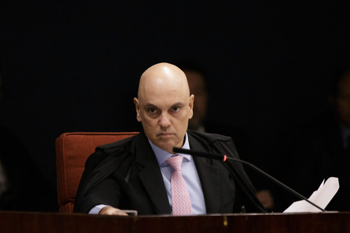 Moraes vota para condenar Bolsonaro e aliados por trama golpista