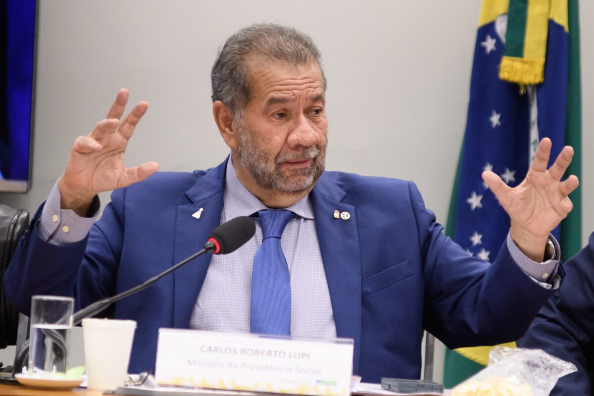 CPMI do INSS ouve ex-ministro Carlos Lupi. Siga ao vivo