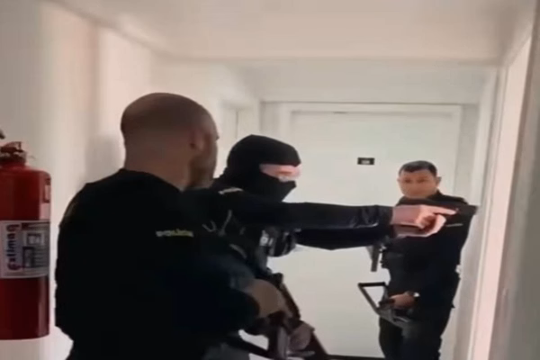 Ex que espancou influencer Ruivinha com socos e chutes é preso