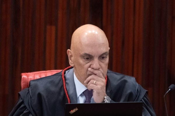 Defesa de Torres pede uso de material audiovisual em julgamento no STF